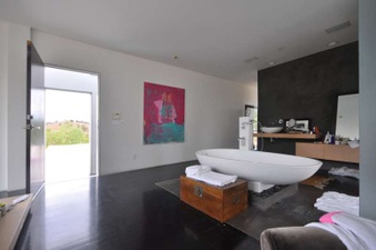 Enlarge photo 46