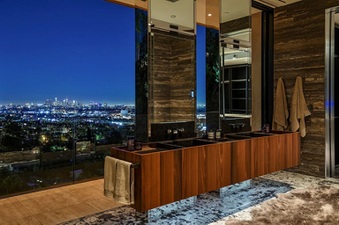 Enlarge photo 24