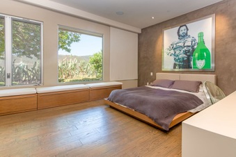 Enlarge photo 35