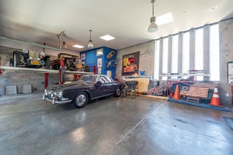 Enlarge photo 53