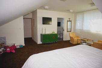 Enlarge photo 80