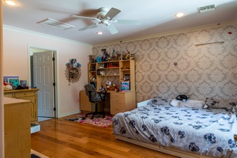 Enlarge photo 29