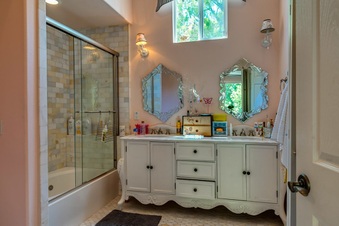 Enlarge photo 32