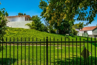 Enlarge photo 51