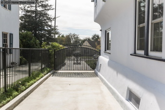 Enlarge photo 68