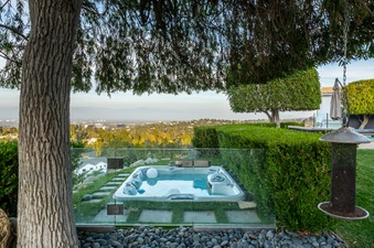 Enlarge photo 61