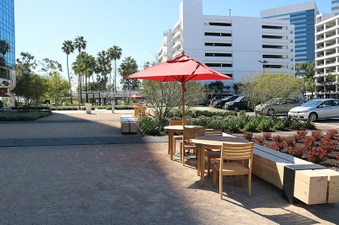 GRAND AVE COURTYARD