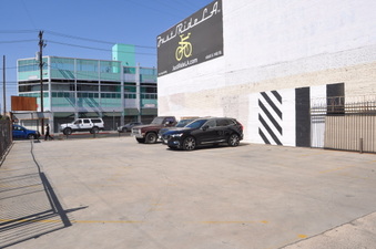 Enlarge photo 12