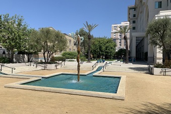 Enlarge photo 12