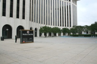 WILSHIRE COLONNADE