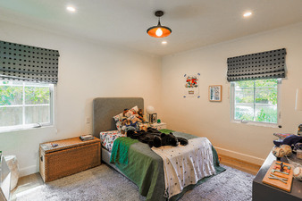 Enlarge photo 30