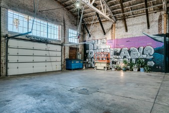 Enlarge photo 16
