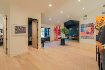 Enlarge photo 17