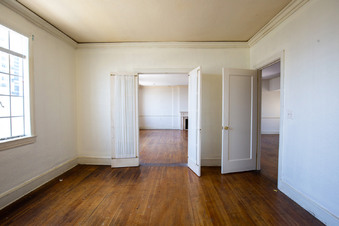 Enlarge photo 46