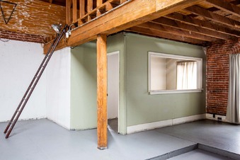 Enlarge photo 37