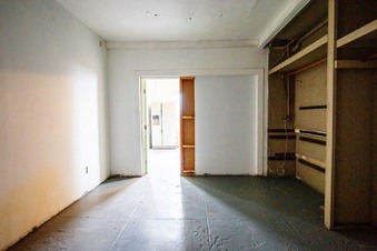 Enlarge photo 71