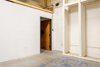 Enlarge photo 47
