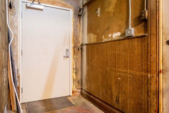 Enlarge photo 52