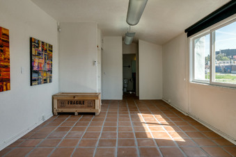 Enlarge photo 12
