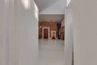 Enlarge photo 22