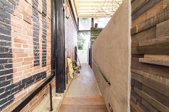 Enlarge photo 29