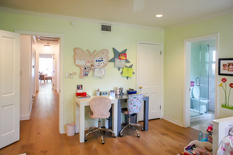 Enlarge photo 29