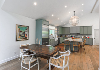 HOUSES/KITCHENS