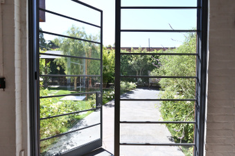 Enlarge photo 14