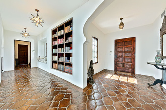 Enlarge photo 29
