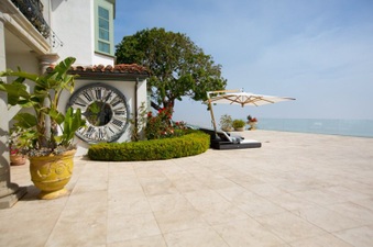 Enlarge photo 47