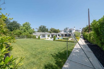 Enlarge photo 24