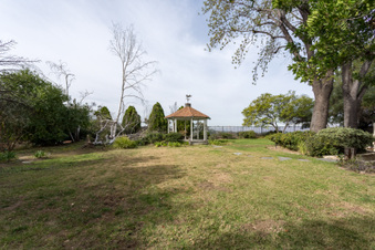Enlarge photo 64