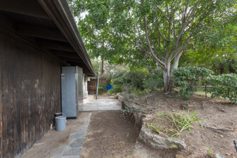 Enlarge photo 104