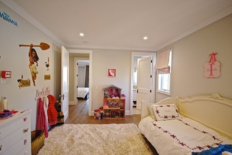 Enlarge photo 70