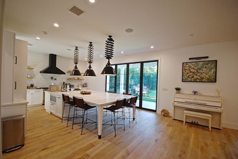 Enlarge photo 10