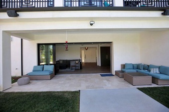 Enlarge photo 128