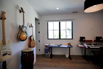 Enlarge photo 106