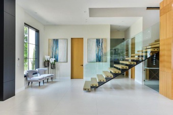 Enlarge photo 19
