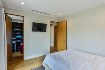 Enlarge photo 52