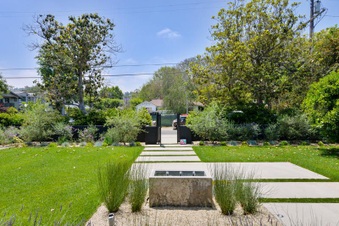 Enlarge photo 55