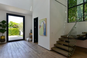 Enlarge photo 35