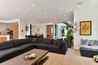 Enlarge photo 23