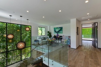 Enlarge photo 12