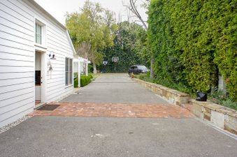 Enlarge photo 27