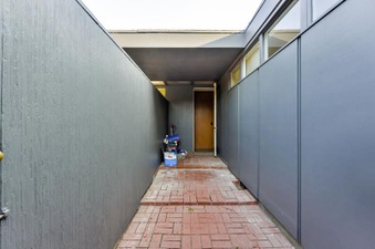 Enlarge photo 49