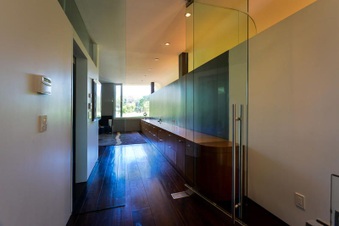 Enlarge photo 51