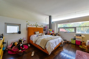 Enlarge photo 24