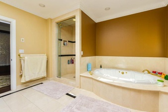 Enlarge photo 63