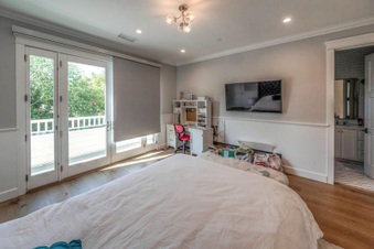 Enlarge photo 35
