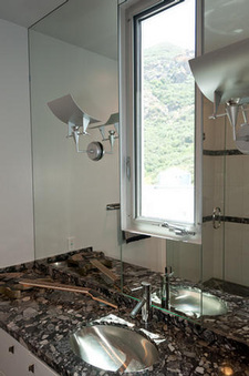 Enlarge photo 33